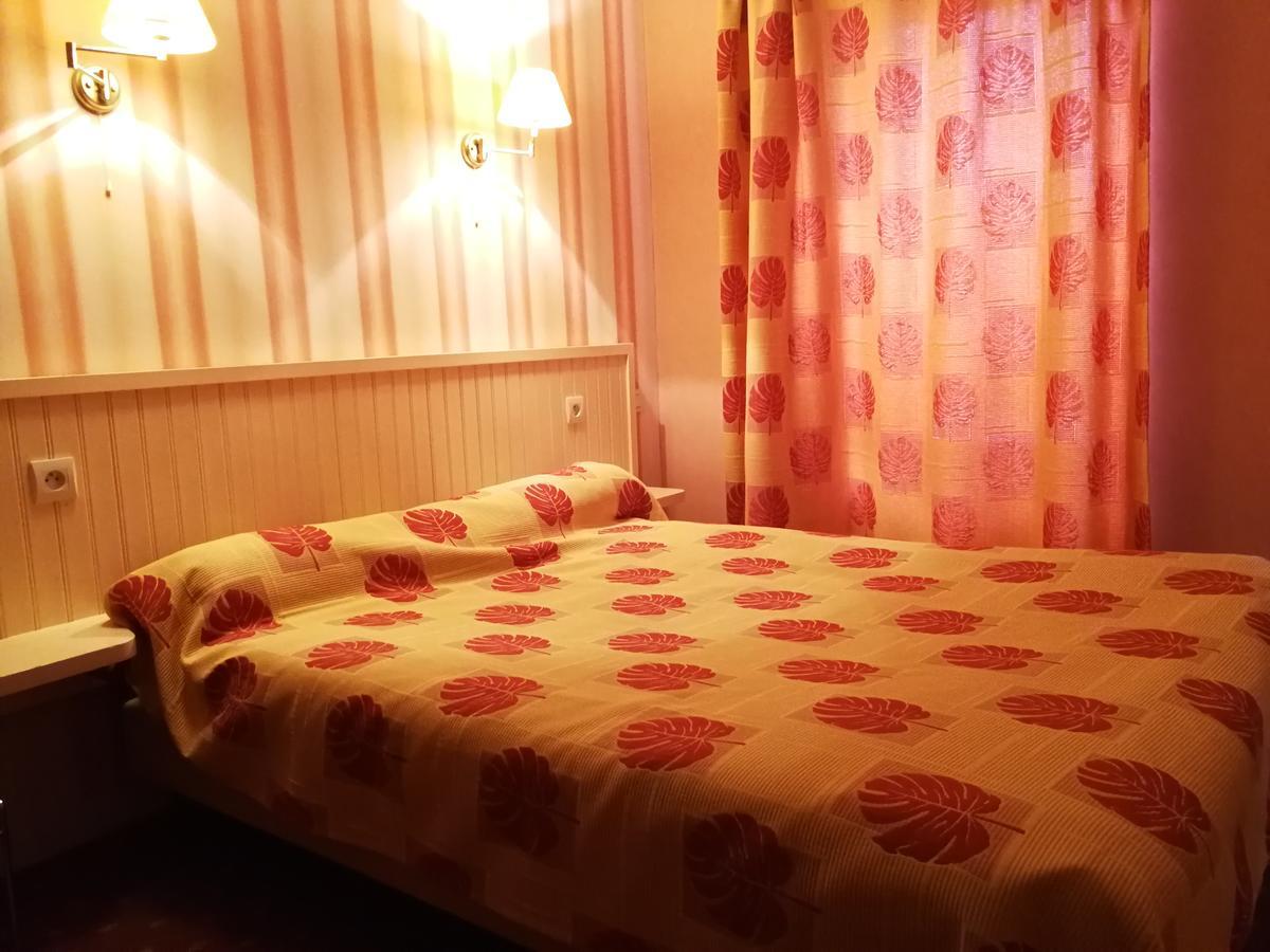 Le Relais De L'Argoat Hotel Belle-Isle-en-Terre Ngoại thất bức ảnh