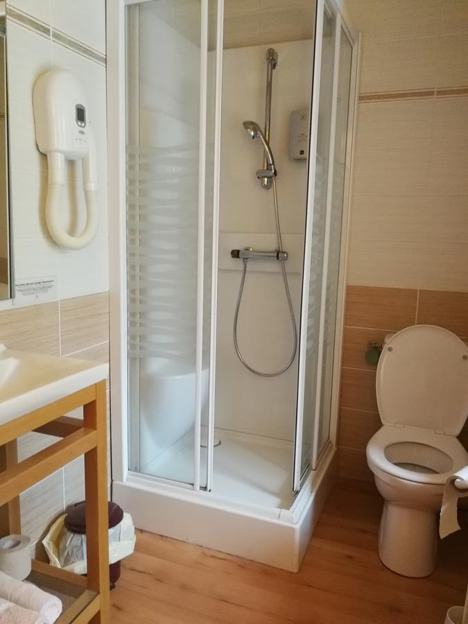 Le Relais De L'Argoat Hotel Belle-Isle-en-Terre Ngoại thất bức ảnh
